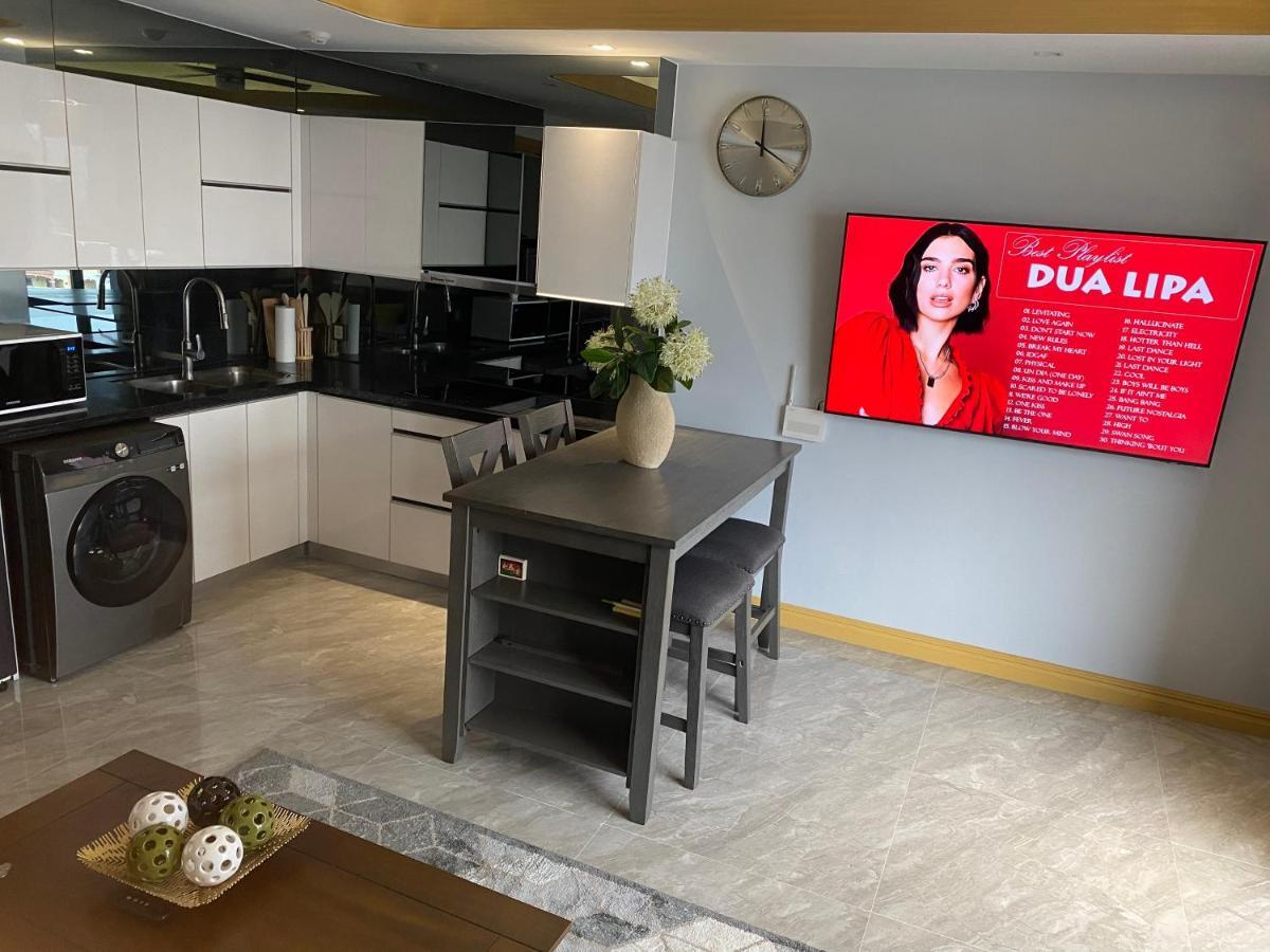 Walking Street Condo Beautiful 1 King Bedroom Angeles Bagian luar foto
